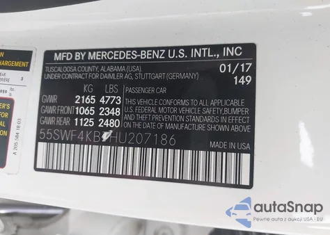 2017 Mercedes-Benz C 300 4Matic z USA, uszkodzony, nr VIN 55SWF4KB7HU207186
